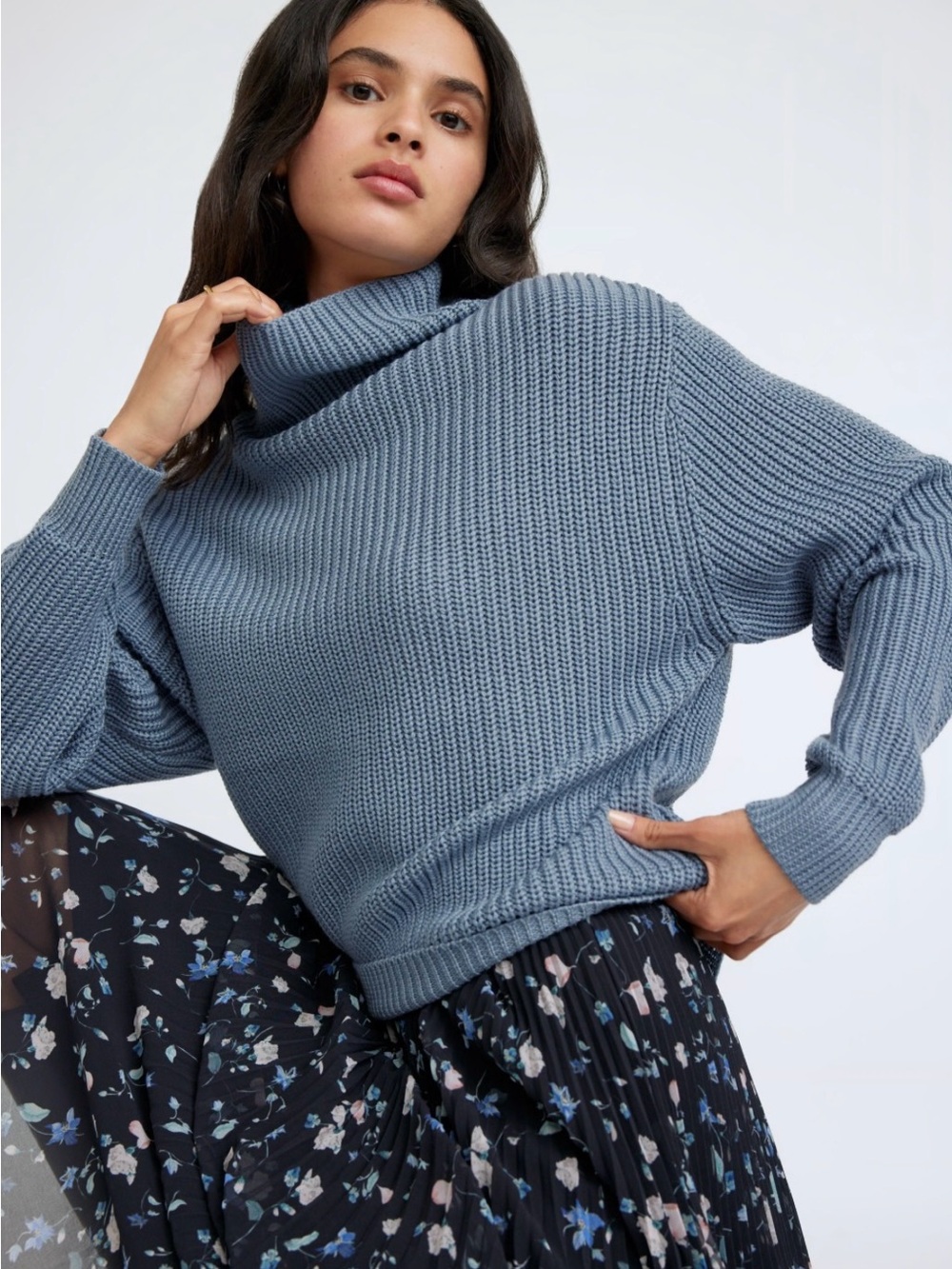 Wilfred Aritzia 100% Merino Wool Montpellier Deep Grey Mock Neck Chunky Sweater